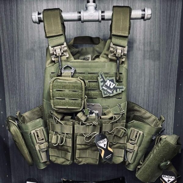 PORTAPLACAS EQUIPADO CONDOR